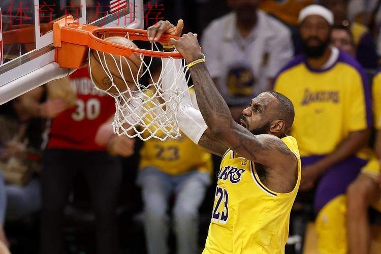 NBA球星詹姆斯投进制胜罚球但保持冷静…比赛中却一度剑拔弩张 NBA球星詹姆斯投进制胜罚球但保持冷静…比赛中却一度剑拔弩张